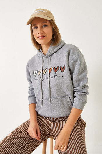 Bianco Lucci Women's Three Thread Raster Colorful Heart Printed Hooded Sweatshirt Mbhs025 60601025