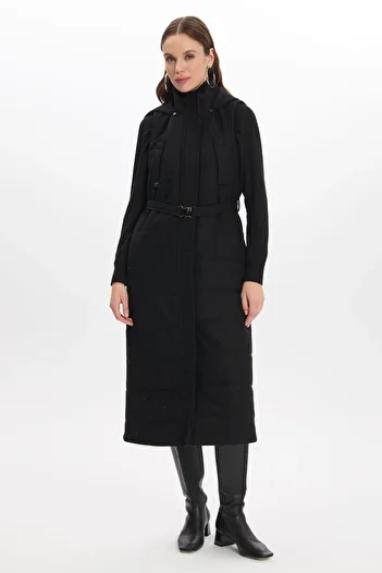 Zühre Black Vest with Hooded Pocket Detail Y-0087