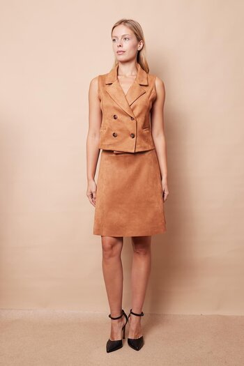 Jument Lightweight Lycra Suede Fabric High Waist Above Knee Short Kilos Skirt-Camel