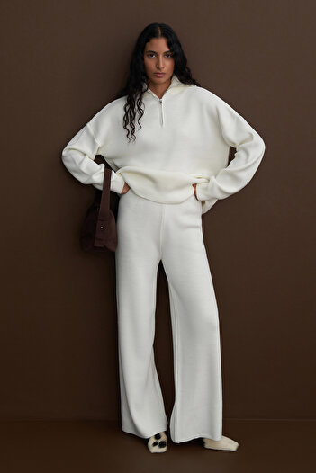 Mathilda Store Ecru Zipper Detailed Knitwear Set