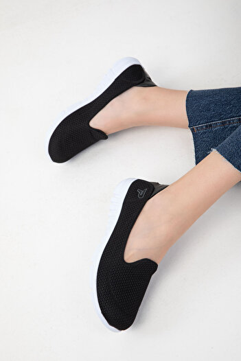 SOHO Women's Black Sneakers 18113
