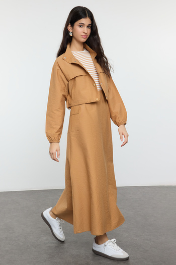 Trendyol Modest Σετ φόρεμα και μπουφάν Camel Color - TCTAW25US00098