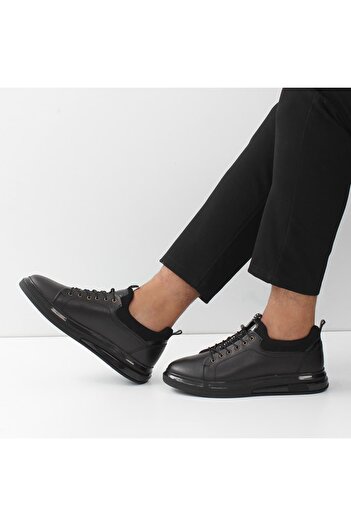 Celal Gültekin Ανδρικό δερμάτινο sneaker με μαύρο κορδόνι με χοντρή σόλα