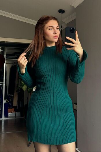 Qenz Knitwear Mini Dress -Emerald Green