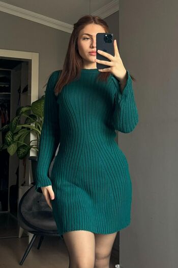 Qenz Knitwear Mini Dress -Emerald Green