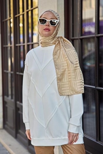 LOCCO White Tunic - V-Detail on the Front
