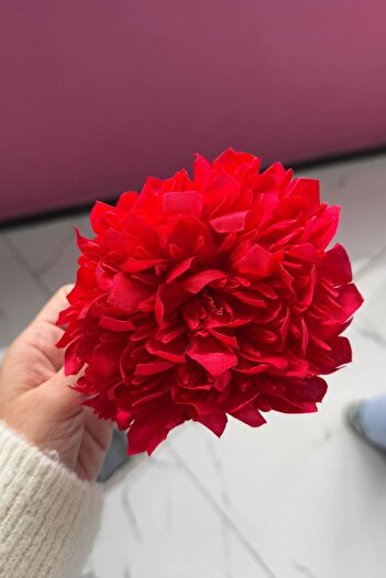 TAKIŞTIR Red Color Chrysanthemum Blossom Detailed Peg Buckle