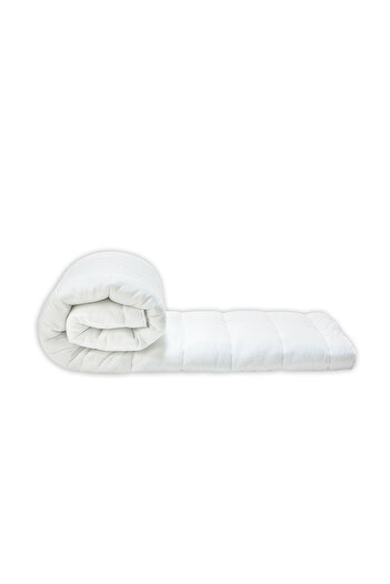 Homelux Quilt, Microfiber Cover Material, Polyester Filling, 300g/mp
