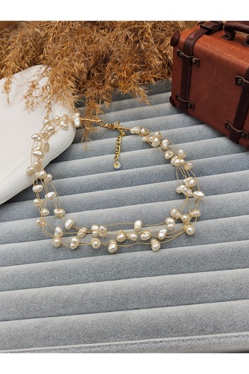 AURA Pearl Detailed Necklace