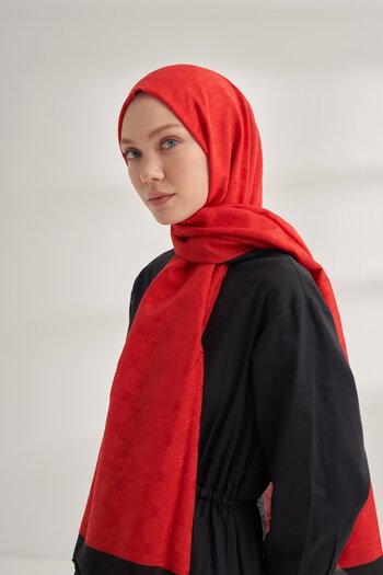 ARMANDA Chain Monogram Shawl - Red