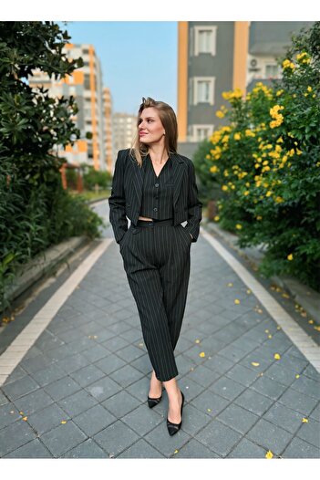Store Premium Çizgili Pile Detaylı Pantolon