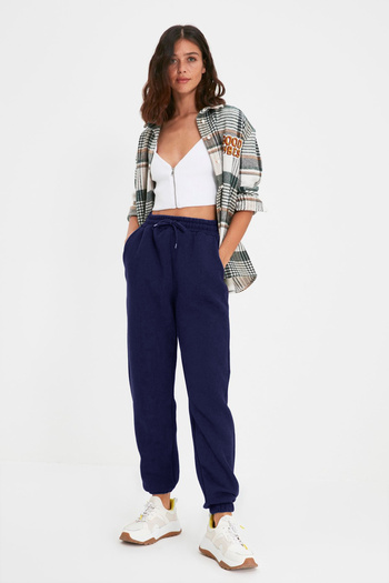 Trendyol Collection Námořnická modrá tlustá uvnitř Fleece Basic pletené tepláky Kalhoty TWOAW22EA0468