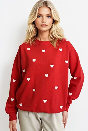 Trend Alaçatı Stili Kadın Kırmızı Bisiklet Yaka Kalp Nakışlı 3 İplik İçi Şardonlu Sweatshirt ALC-X13230