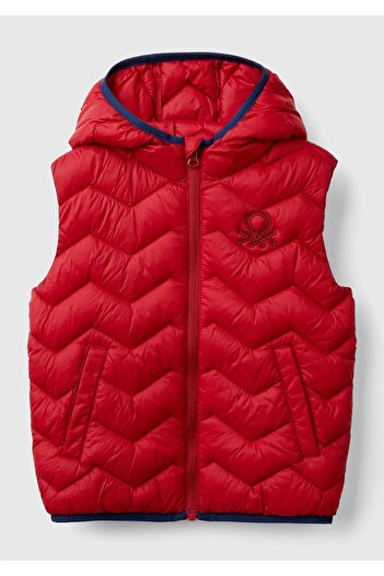 United Colors of Benetton Boy's Red Left Chest Logo Embroidered Hooded High Collar Vest