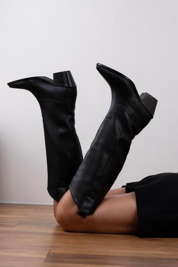 sovrana Black Heeled Cowboy Boots