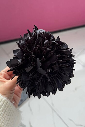 TAKIŞTIR Black Color Chrysanthemum Blossom Detailed Peg Buckle
