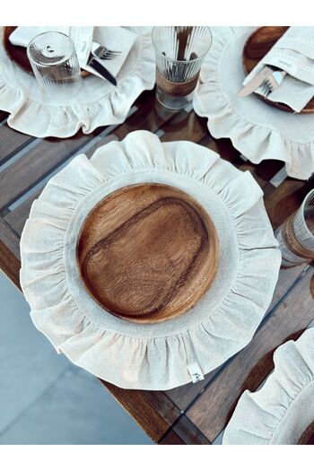 KaiHome 4-piece raw linen round ruFFle American Service Charger Set