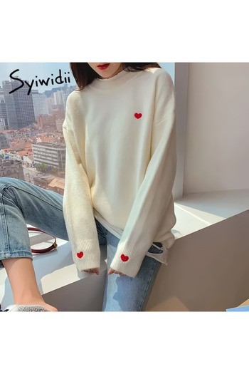 EFBUTİK Pulover alb cu mini broderie inimă