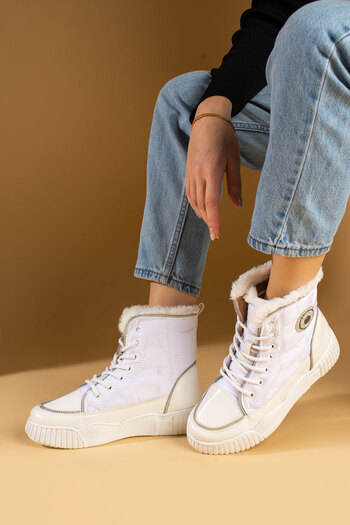 Pembe Potin New Season White Women's Warm and Stylish Sheepskin Lace-Up Sports Boots