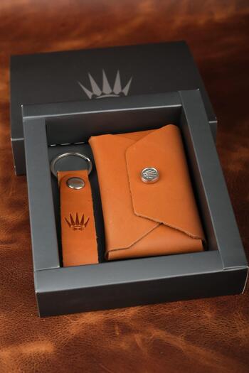 WATCHOFROYAL Genuine Leather Buttero Floral Gift Set - Natural Wallet and Keychain