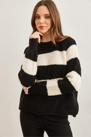 Olalook Women's Black Thick Striped Crew Neck Knitwear Sweater Kzk- 19000903