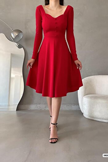 Deafox Rotes, langärmliges Kleid mit Knopfleiste in Midilänge aus importiertem Kreppstoff