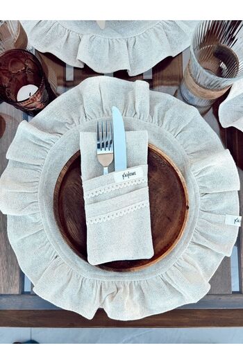 KaiHome 4-piece raw linen round ruFFle American Service Charger Set