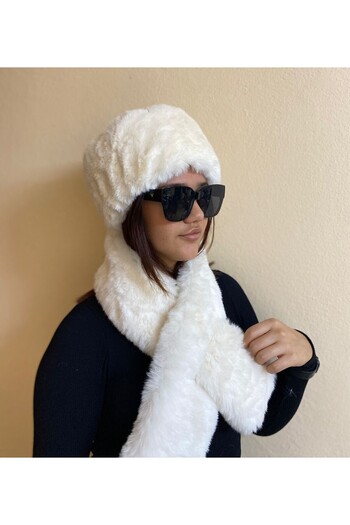 sema aksesuar Furry Plush Heart Hat and Scarf Set - Winter Faux Fur Valentine's Day Gift