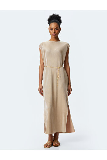 Koton Ärmelloses, plissiertes, langes Kleid mit Gürtel und Rundhalsausschnitt