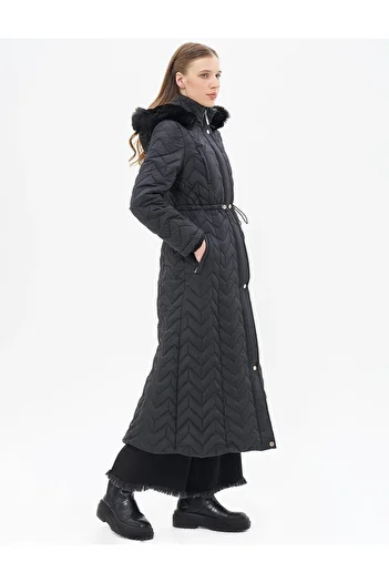 Kayra Black Quilted Coat - Fur Collar