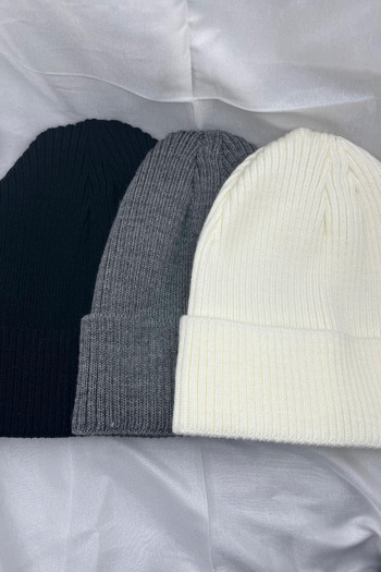 KISCHE 3 Pieces Men's and Women's Soft Textured Winter Corded Black and White Smoked Color Beret Set