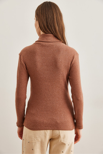 Olalook Women's Chocolate Turtleneck Raised Camisole Sweater Kzk- 19000395