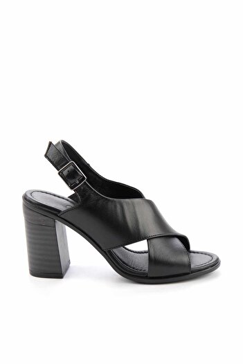 Bambi Black Leather Women's Classic Heeled Shoes K05290032103