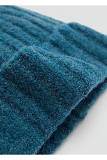 MANGO Woman Rubber Knitted Beanie