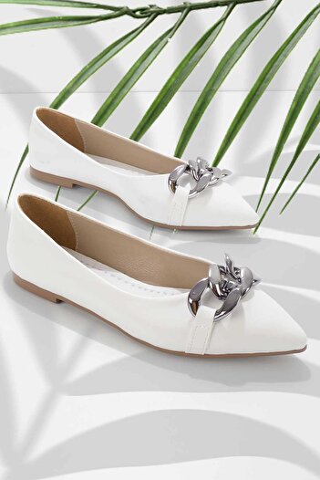 Bambi White Women's Ballerina Flats01688170409