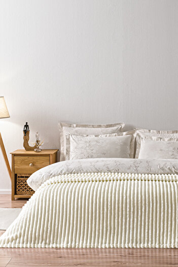 Puffy Sova Single Wellsoft Blanket - Champagne