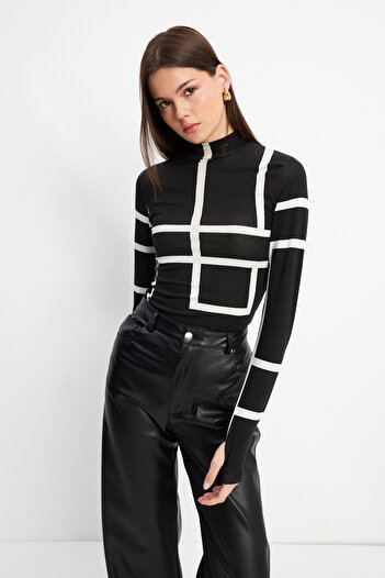 Bipantolon Women's Black and White Labyrinth Patterned Finger Detailed Bodysuit