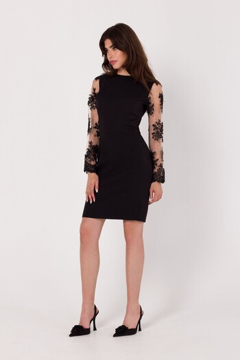 Makover A dress with lace sleeves