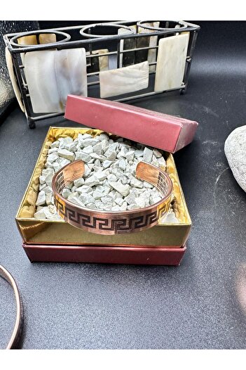 KAVELE Ham Saf Bakır Full Koruma Zırhlı Versage Su Yolu Motifli Özel Zeolit Kumlu Bileklik 17 Cm 35-40gr