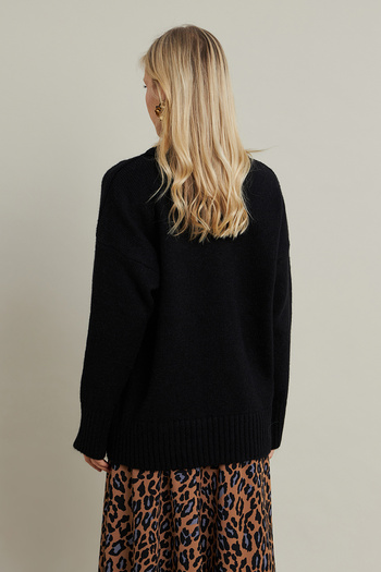 Cool & Modest Women's Black Loose Sweater - Myv104