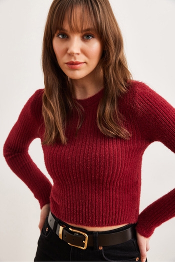 Olalook Women's Burgundy Crew Neck Soft Textured Bearded Knitwear Sweater Kzk- 19000844