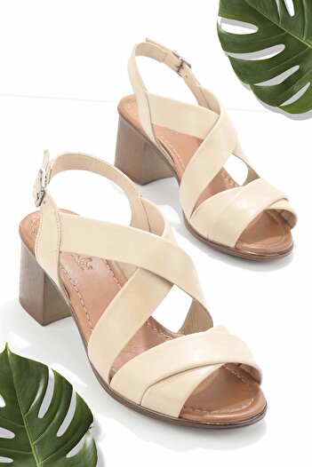 Bambi Beige Genuine Leather Women's Classic Heeled Shoes05906063503
