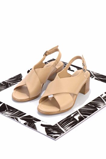 Bambi Nude Leather Women's Classic Heeled Shoes K05290032603