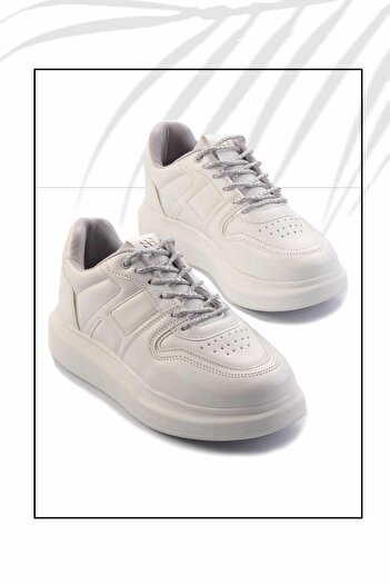 Bambi Women's White Sneakers K01478103309
