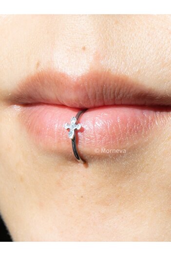 MORNEVA Deliksiz Haç Çelik Halka Sıkıştırma Fake Dudak Piercingi (1 Adet)