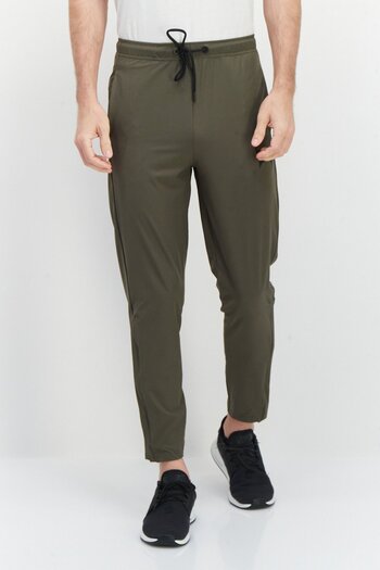 Tapout Men's Sportswear Fit Brand Logo Sweatpants, Olive