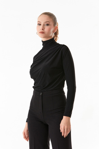 Fulla Moda Side Stitching Gathered Basic Blouse