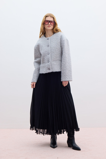 Manuka Black Pleated Skirt
