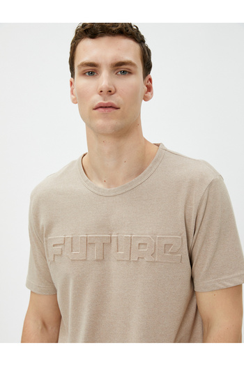 Koton Základní tričko s embosovaným sloganem Potištěný Crew Neck Krátký rukáv