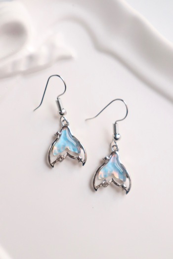 EFBUTİK Fishtail Imported Earrings